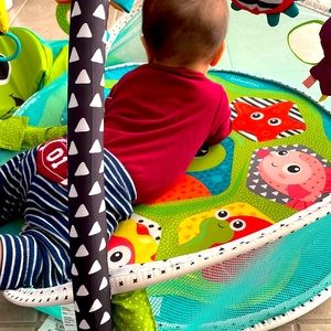 Infantino baby activity gym,